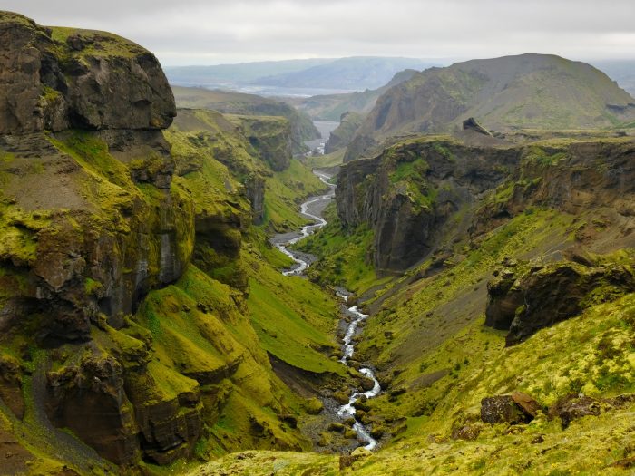 Fimmvörðuháls Hike in IJsland