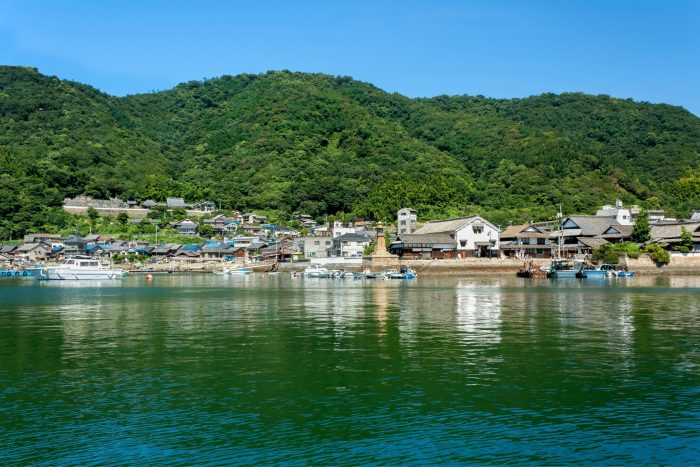 Uitzicht op Tomonoura vanaf de pier