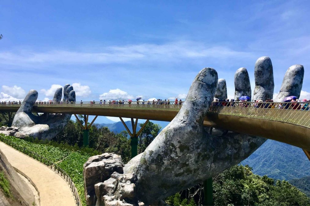 Golden Hands Bridge - Brug bij Da Nang