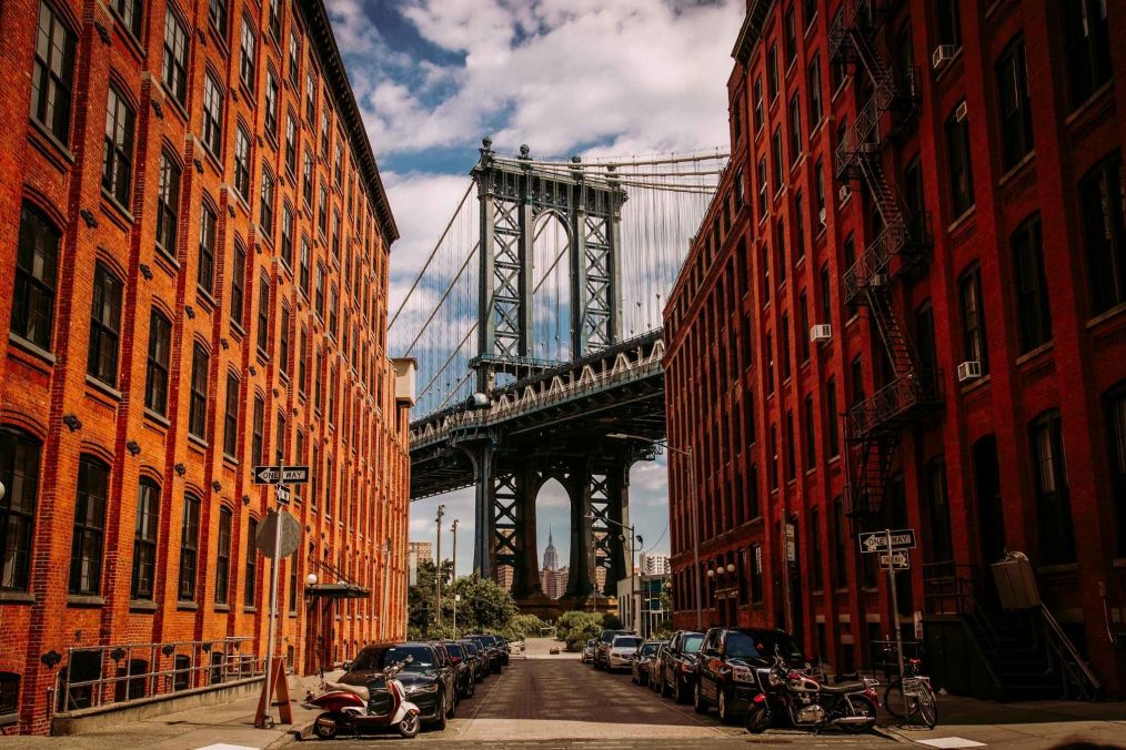 Foto van de Brooklyn Bridge vanaf Washington Street