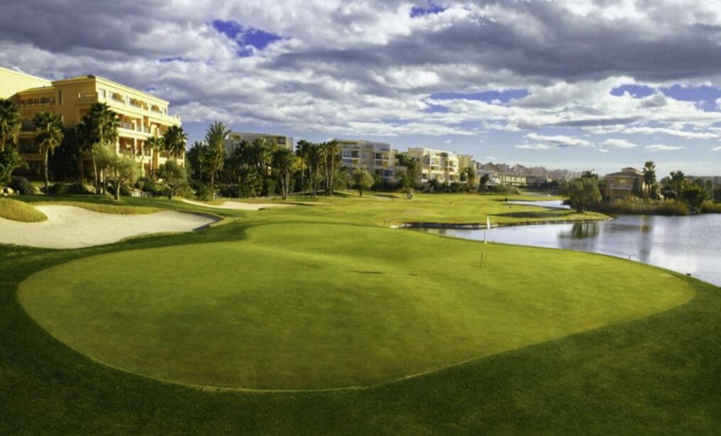 De golfbaan van het Hotel Alicante Golf