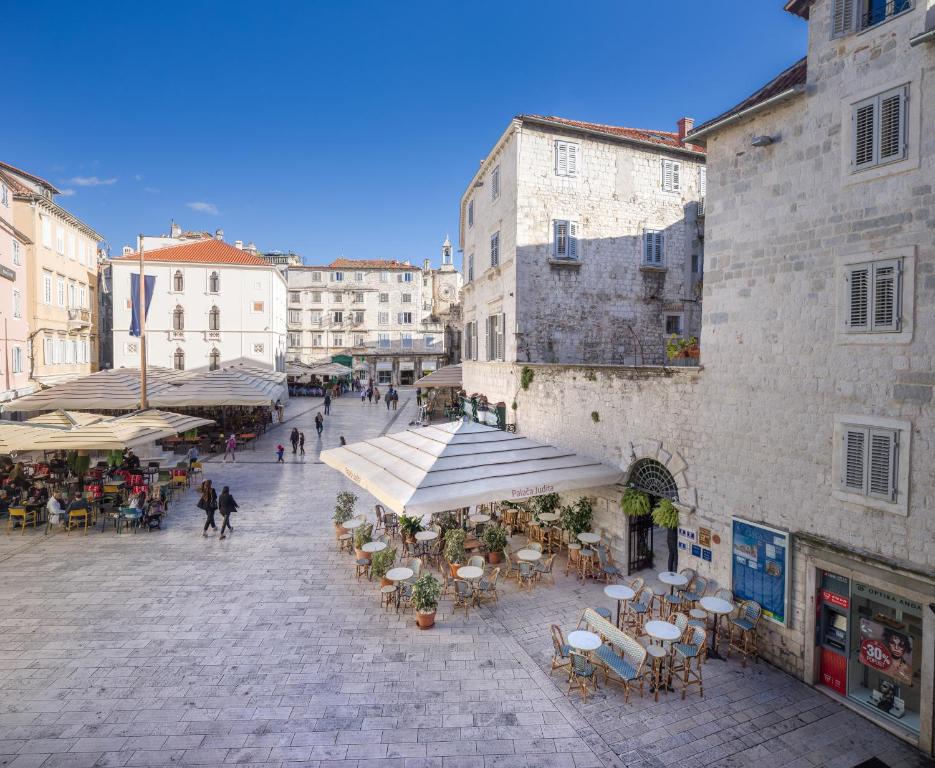 Split Hotels - Uitzicht op het terras van het Judita Palaca Heritage Hotel