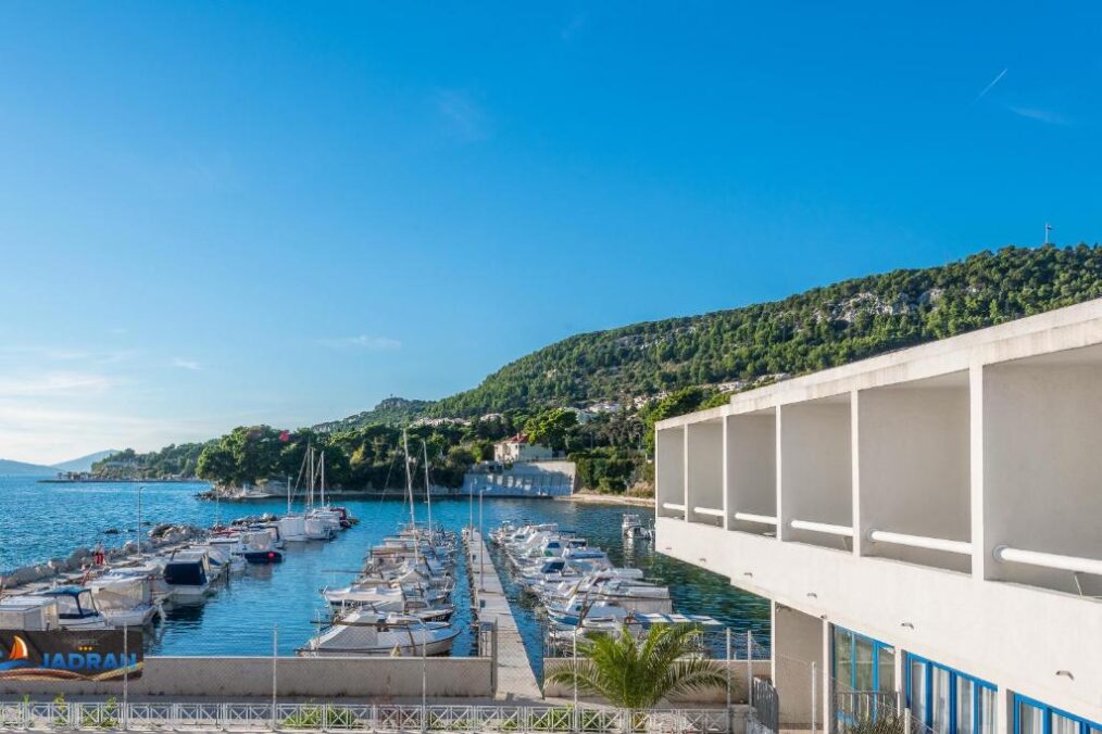 Uitzicht over de haven van Split vanuit het Hotel Jadran