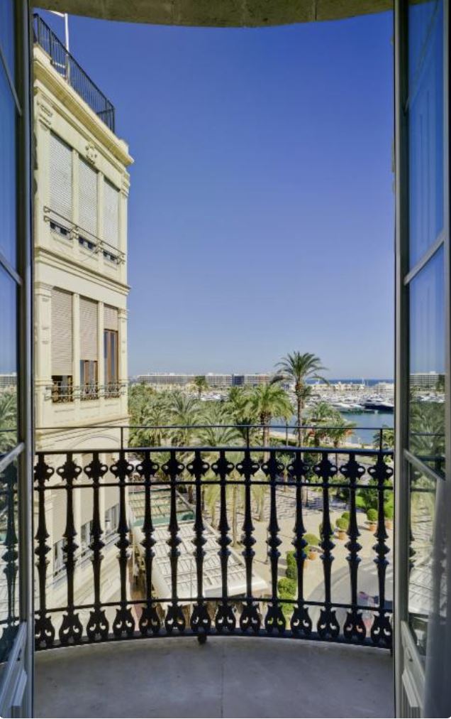 Uitzicht vanaf het balkon van Casa Alberola Alicante