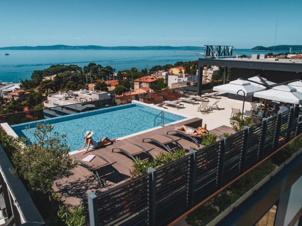Zwembad bij het Marvie Hotel & Health in Split